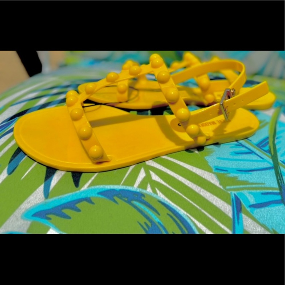 Steve Madden Lolie Sandal Yellow size 8